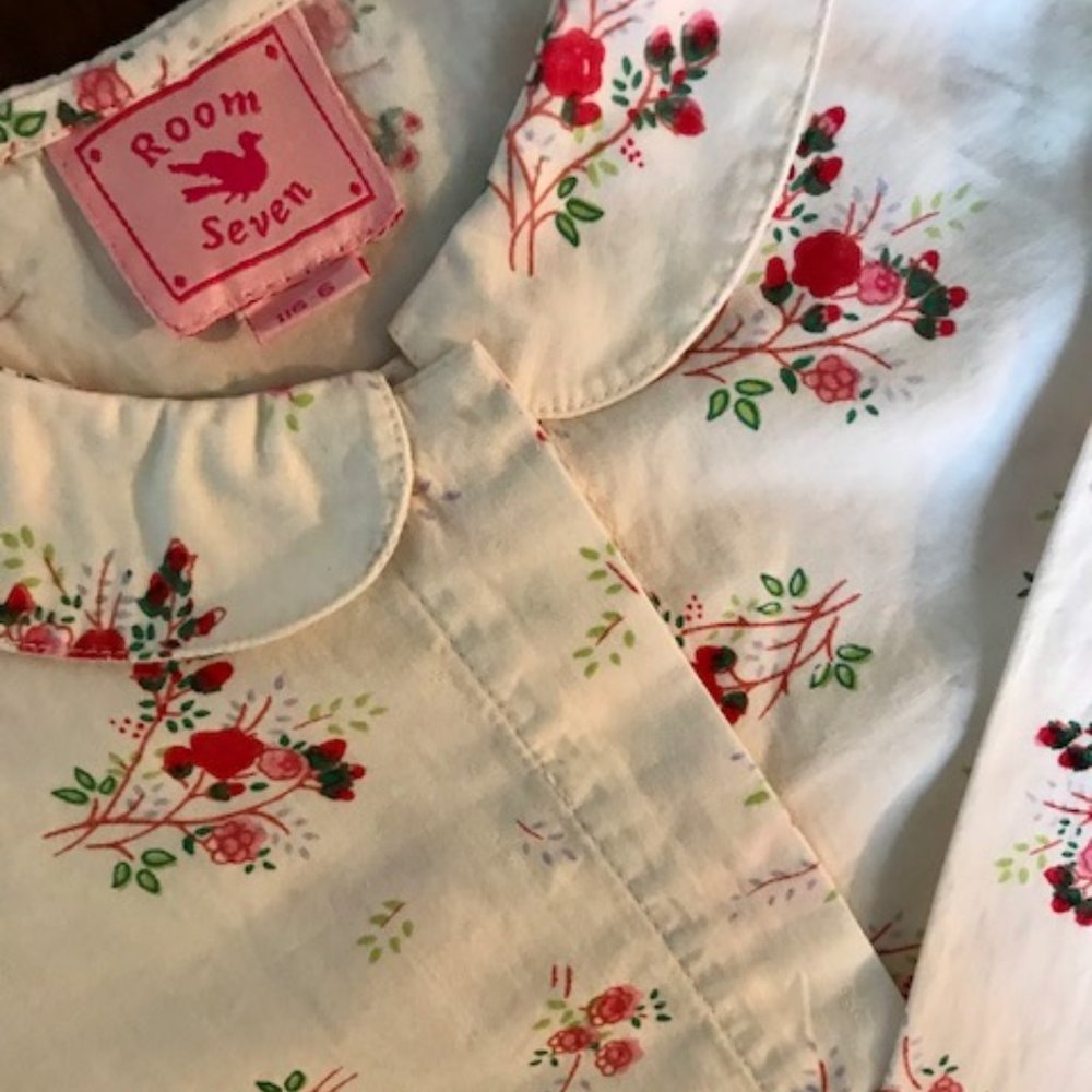 Room Seven Sz 6 Off-White Floral Blouse EUC